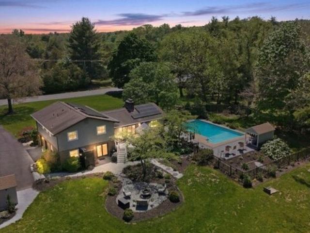 House for sale in Neshanic Station, New Jersey