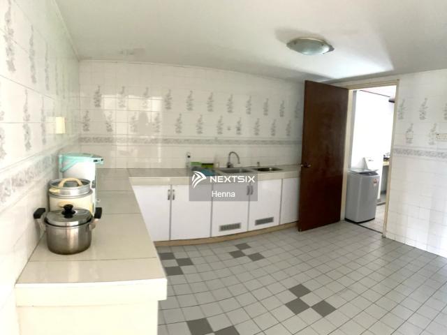 Shop for rent in Kuching