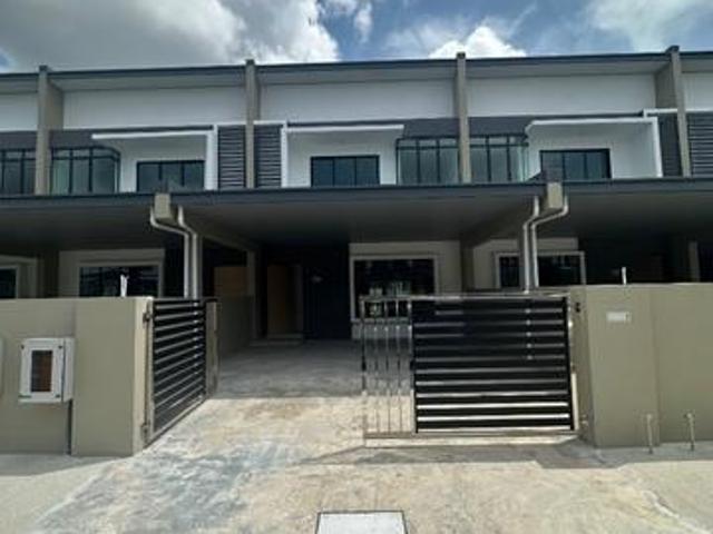 Terraced House for sale in Samarahan, Kota Samarahan
