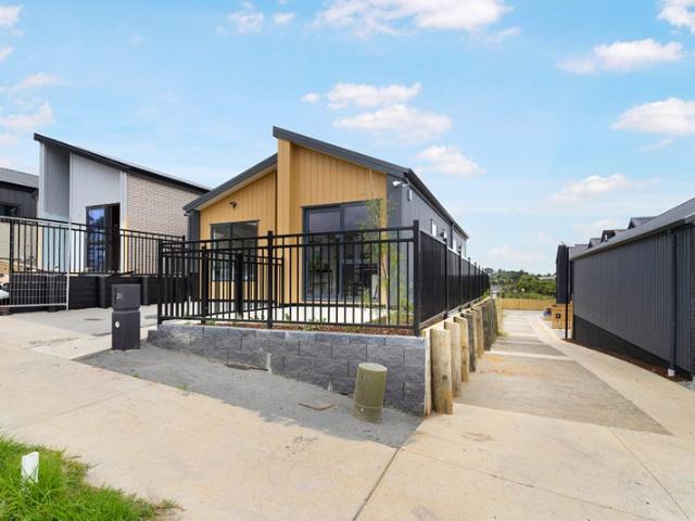 House for sale in Awhitu