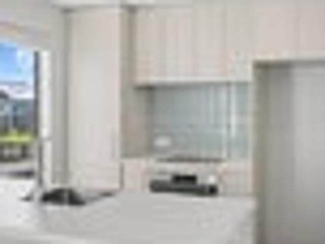 Townhouse for sale in Chaslands, Canterbury