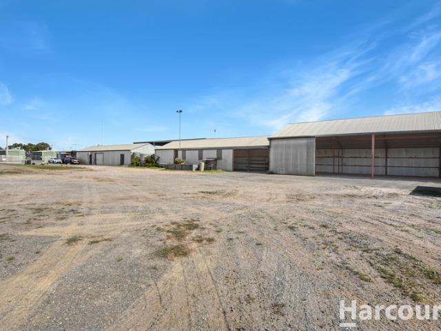 Warehouse for sale in Warracknabeal, Shire of Yarriambiack