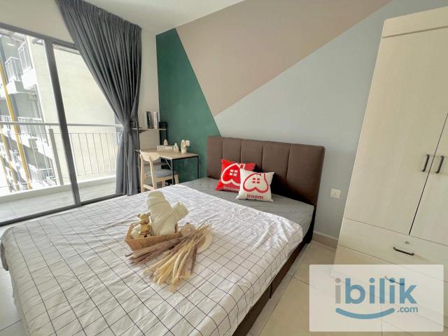 Room for rent in Petaling, Alam Impian