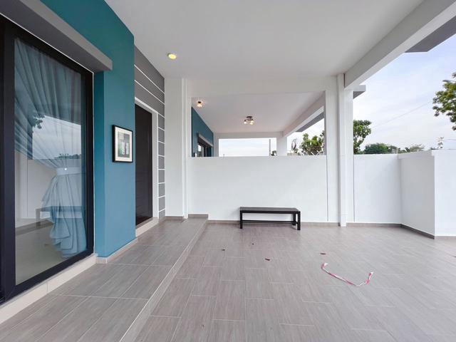 Terraced House for sale in Malaka