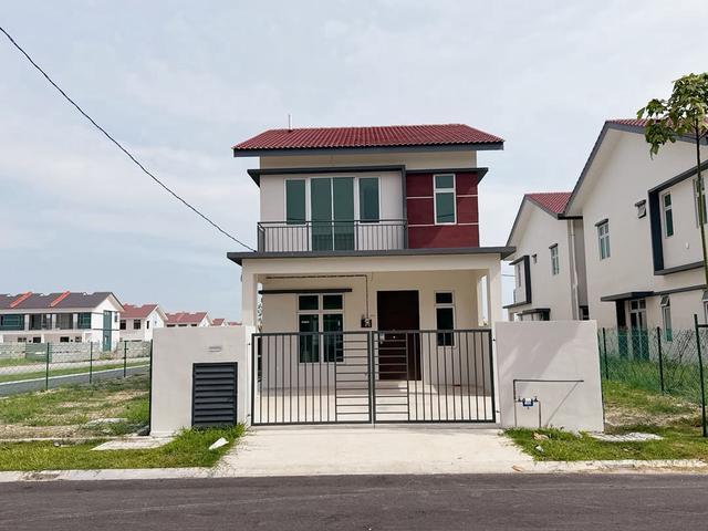 Terraced House for sale in Malaka