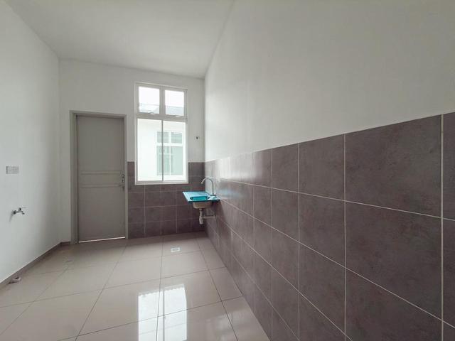 Terraced House for sale in Malaka