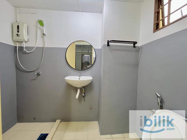 Room for rent in Petaling, Damansara Damai