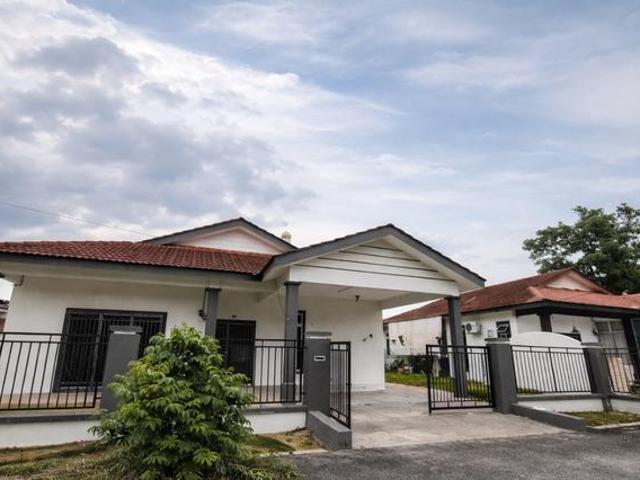 Bungalow for sale in Kluang, Johor