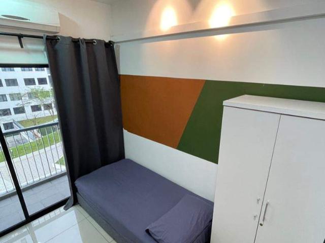 Room for rent in Petaling, Alam Impian