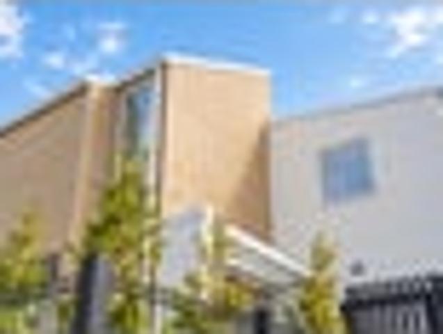 Townhouse for sale in Whangaparaoa, Oroua County