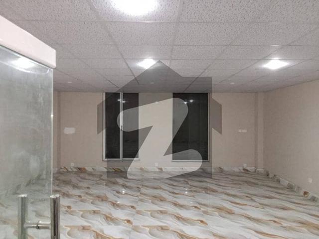 Office for rent in Faisalabad, Islamabad Capital Territory