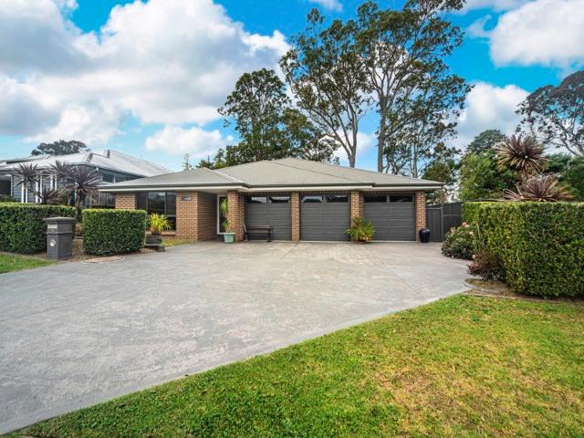 House for sale in Meroo Meadow, Shoalhaven City Council