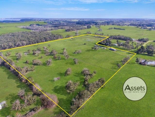 Cottage for sale in Bolwarra, Victoria