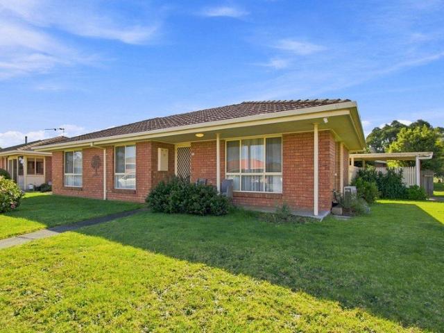 Townhouse for sale in Sale, Victoria