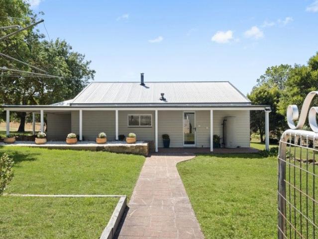 Cottage for sale in Goulburn