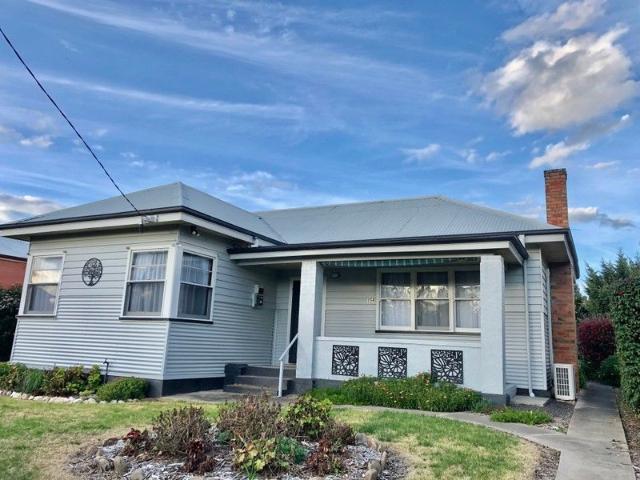 House for sale in Victoria