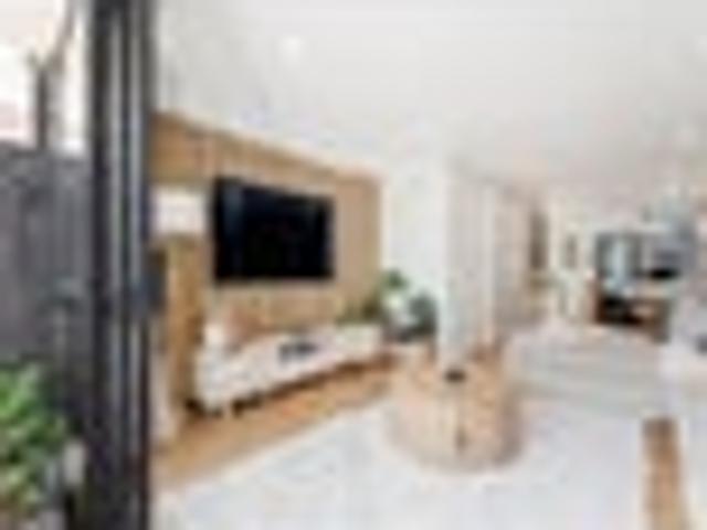 Townhouse for sale in Whangaparaoa, Oroua County