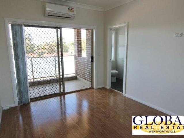 House for rent in Pendle Hill, Sydney