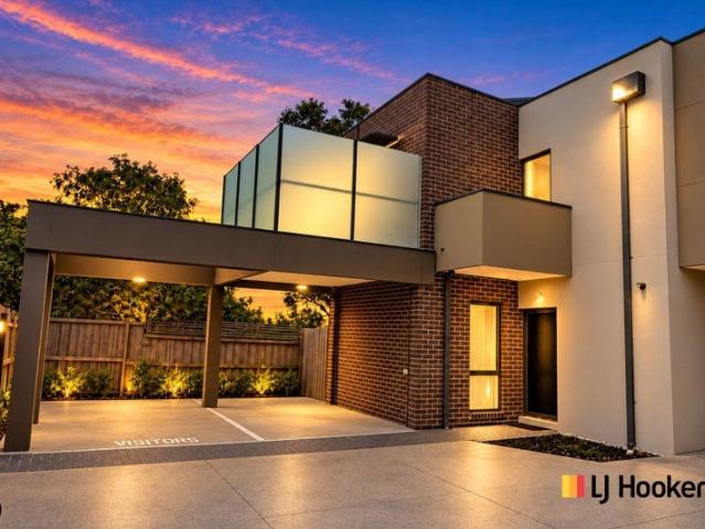 Townhouse for sale in Cranbourne, Melbourne