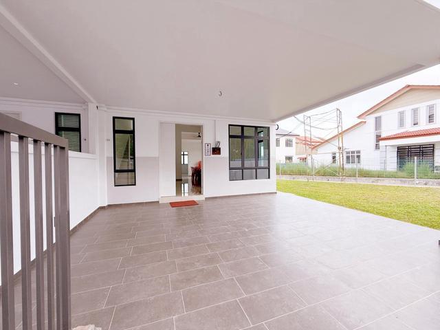 Terraced House for sale in Malaka
