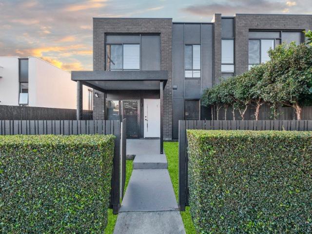 Townhouse for sale in Toombul, Queensland