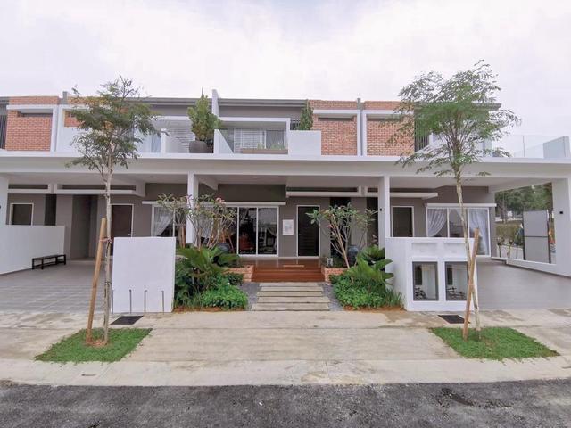 Terraced House for sale in Malaka
