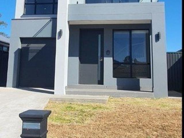 Cottage for sale in Sydney, New South Wales