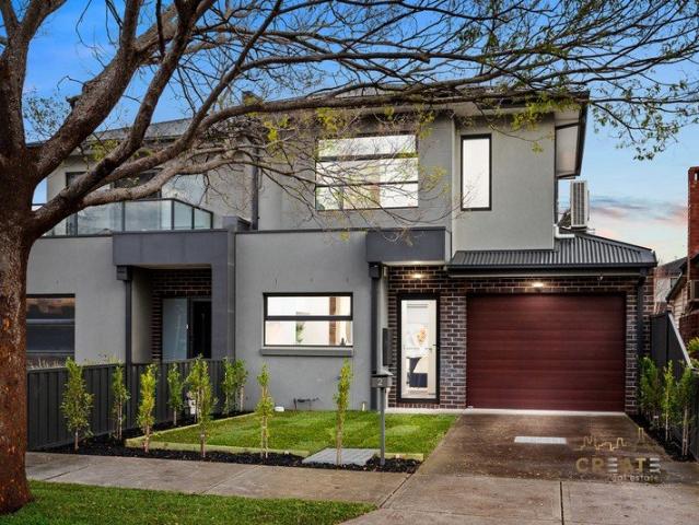 Townhouse for sale in Camerons Creek, Victoria