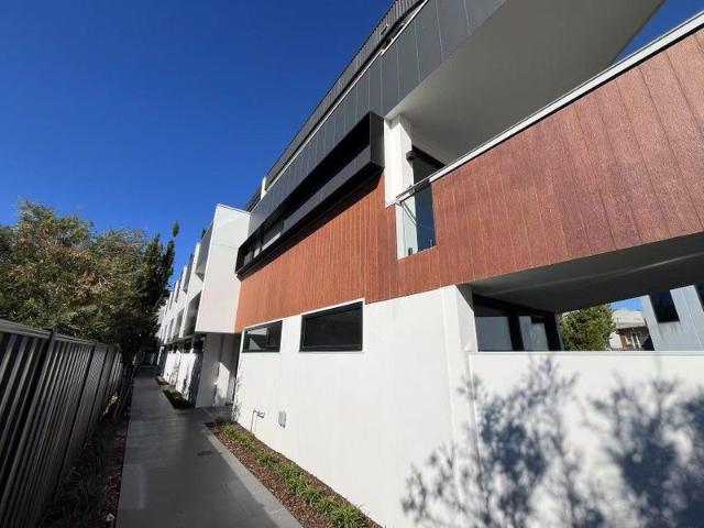 Townhouse for sale in Camerons Creek, Victoria