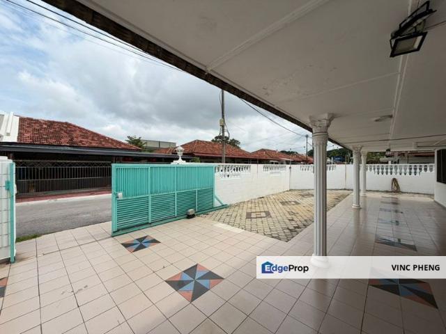 House for rent in Malaka