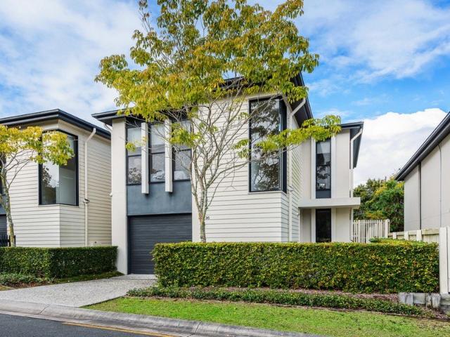 Townhouse for sale in Fernbrook, Queensland