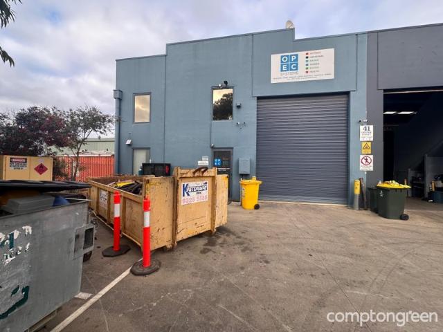 Warehouse for rent in Williamstown