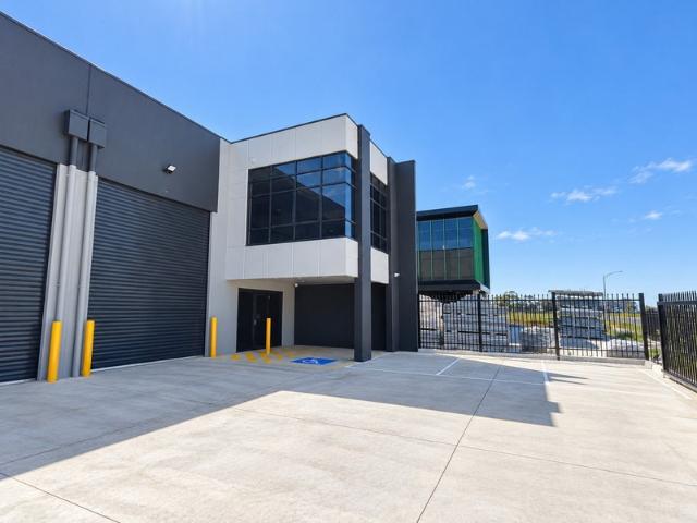 Warehouse for rent in Bloomdale, Melbourne