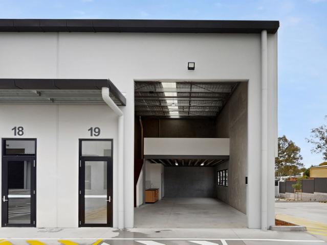 Warehouse for rent in Toombul, Queensland