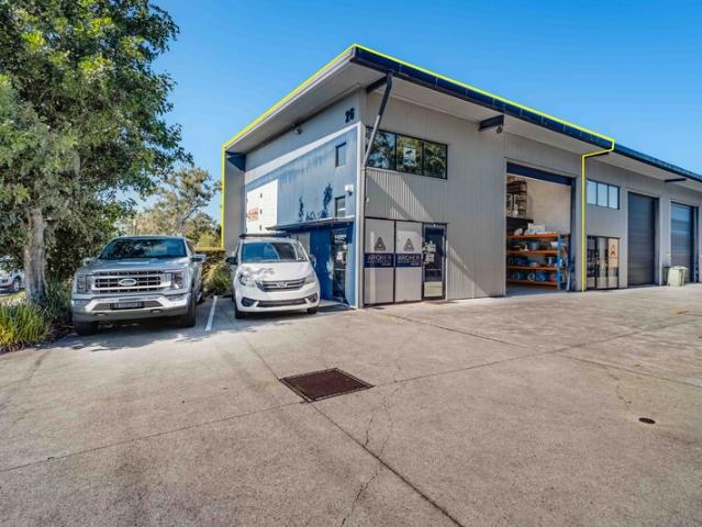 Warehouse for rent in Toombul, Queensland