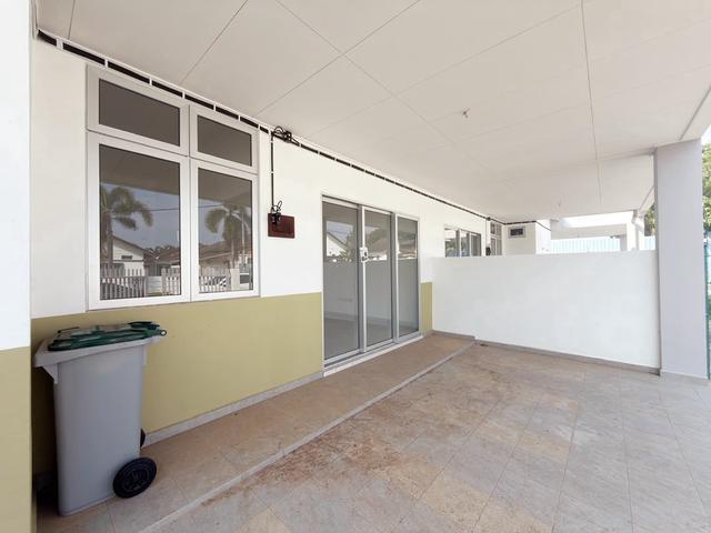Terraced House for sale in Malaka