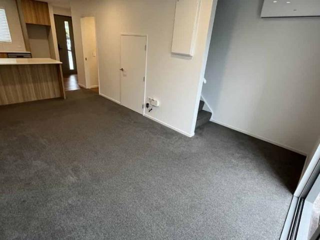 Townhouse for rent in Addington, Canterbury
