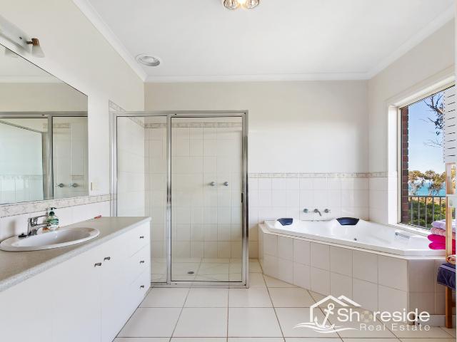 House for sale in Lakes Entrance, Victoria