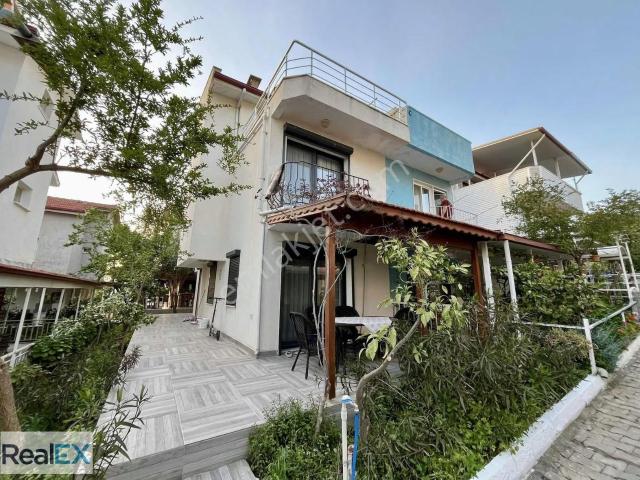 Menderes, İzmir içerisinde satılık Villa