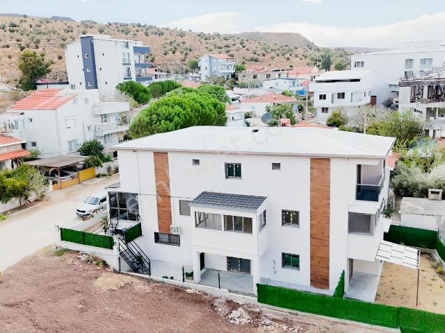 Yenişakran, Aliağa içerisinde kiralık Villa
