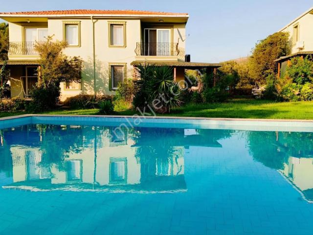 Foça, İzmir içerisinde satılık Villa