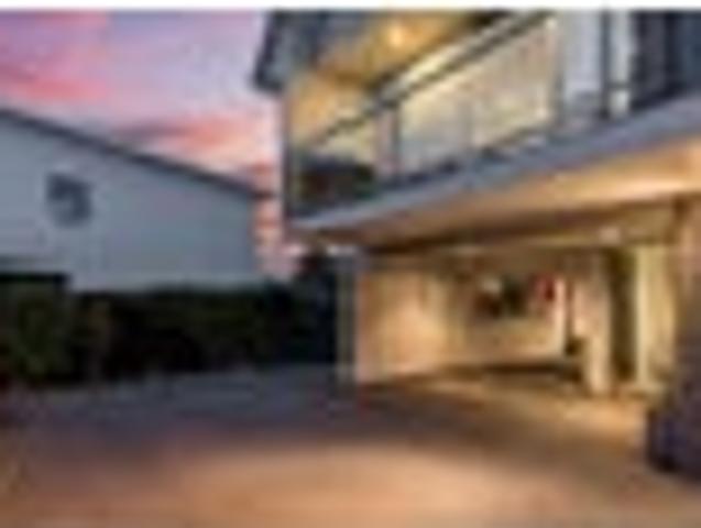 House for sale in Saint Albans, Linwood-Central-Heathcote Community
