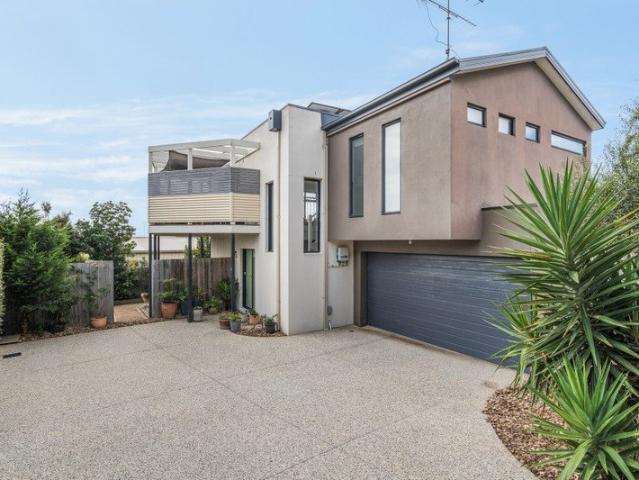 Townhouse for sale in Clifton Springs, Victoria