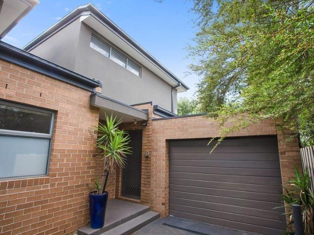 Townhouse for rent in Keilor East, Melbourne