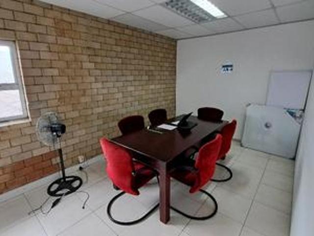 Office for rent in UMhlathuze Municipality, Kwazulu-natal