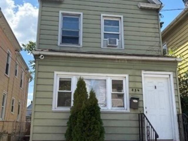 House for sale in Elizabeth, New Jersey