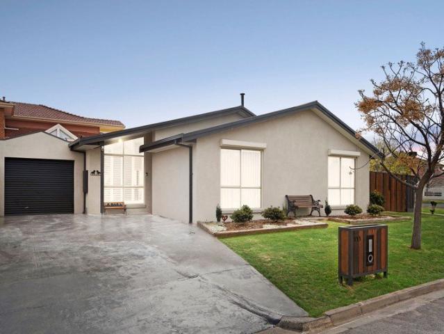 House for sale in Taylors Lakes, Melbourne