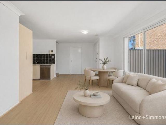 Townhouse for rent in Sydney, New South Wales