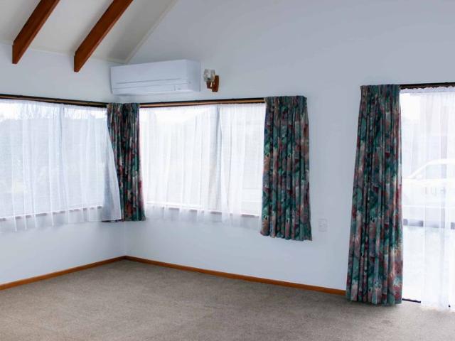 House for rent in Otakou
