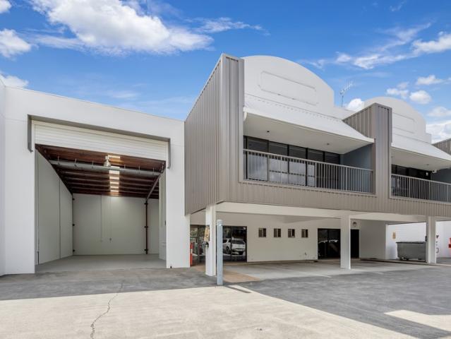 Warehouse for rent in Toombul, Queensland